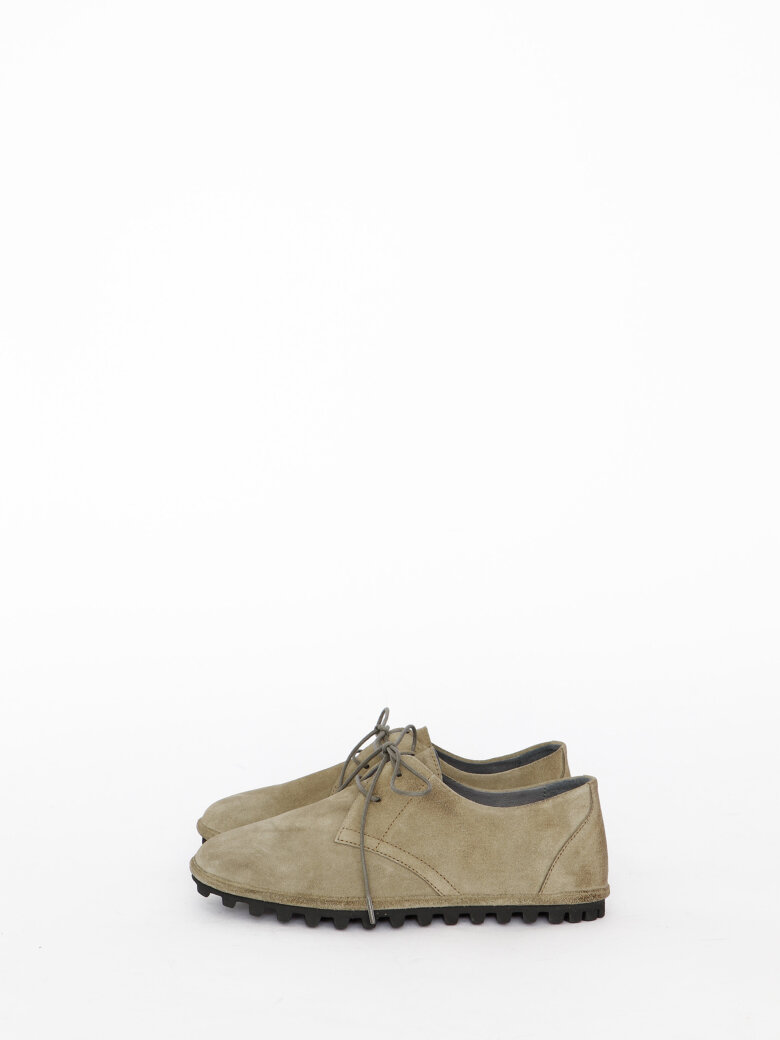 Lofina - Shoe with a flexible sole