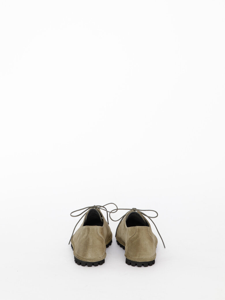 Lofina - Shoe with a flexible sole