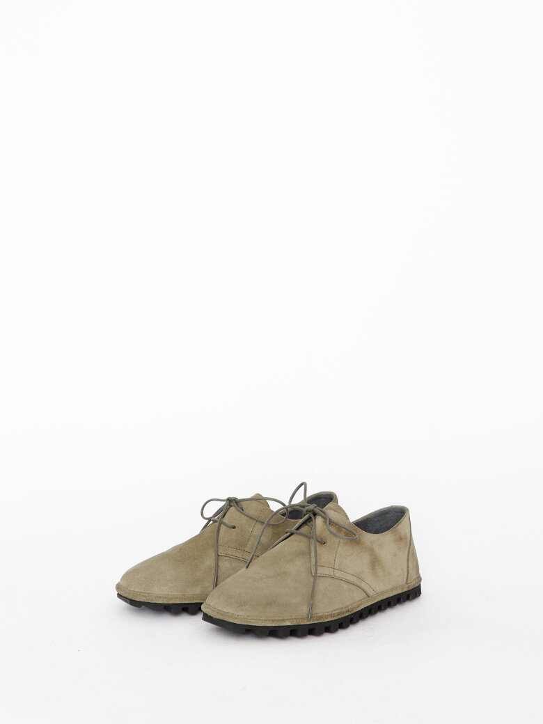 Lofina - Shoe with a flexible sole