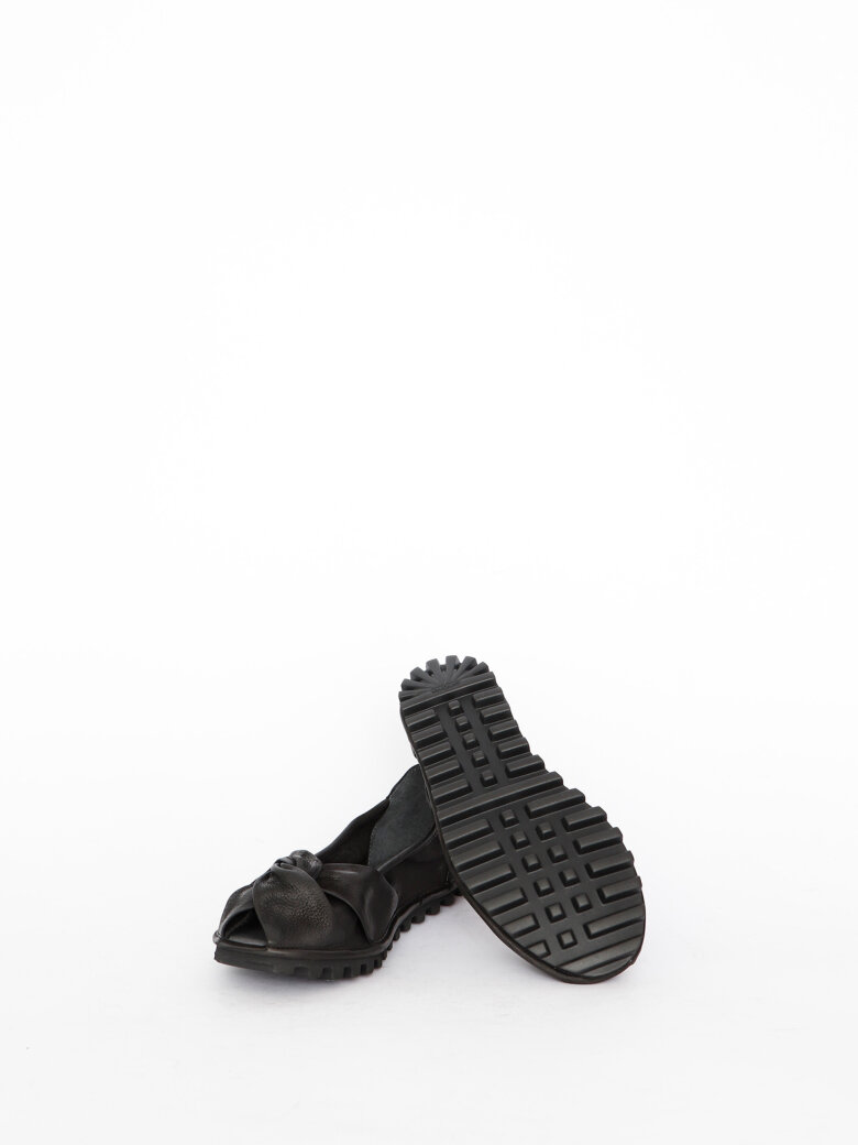 Lofina - Ballet flat with a flexible sole