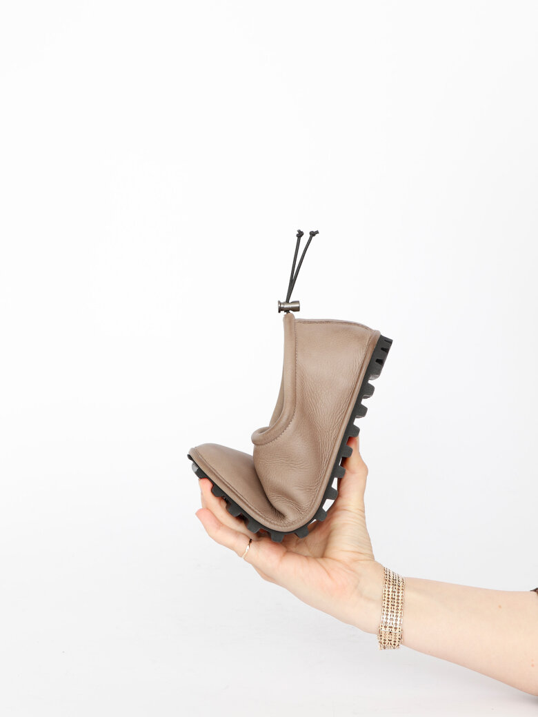Lofina - Shoes with a flexible sole