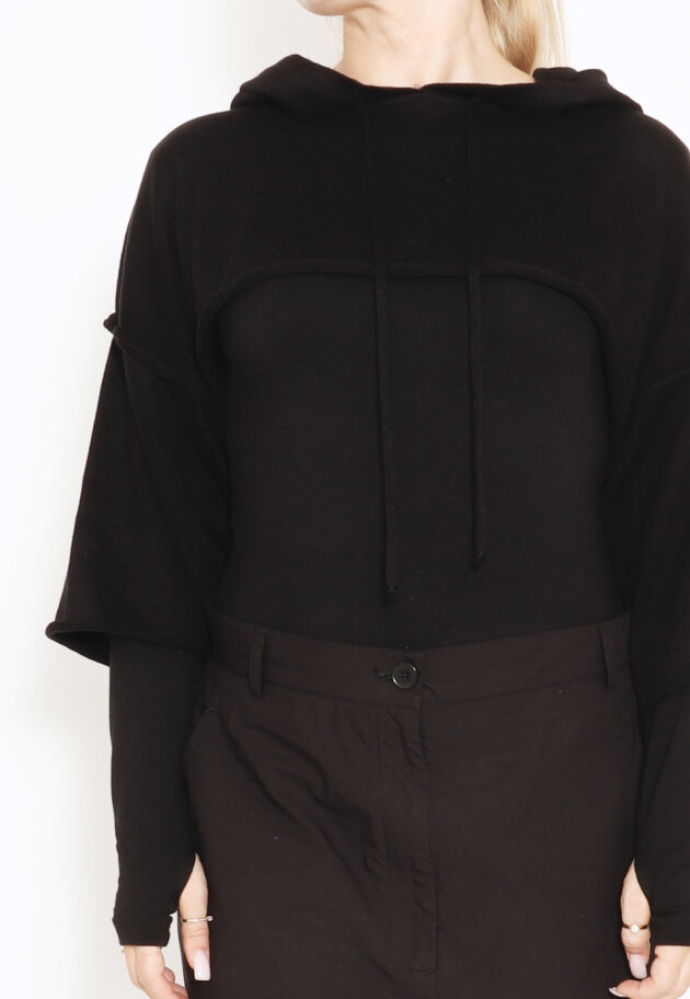 Sort Aarhus - Short knitted blouse with hood