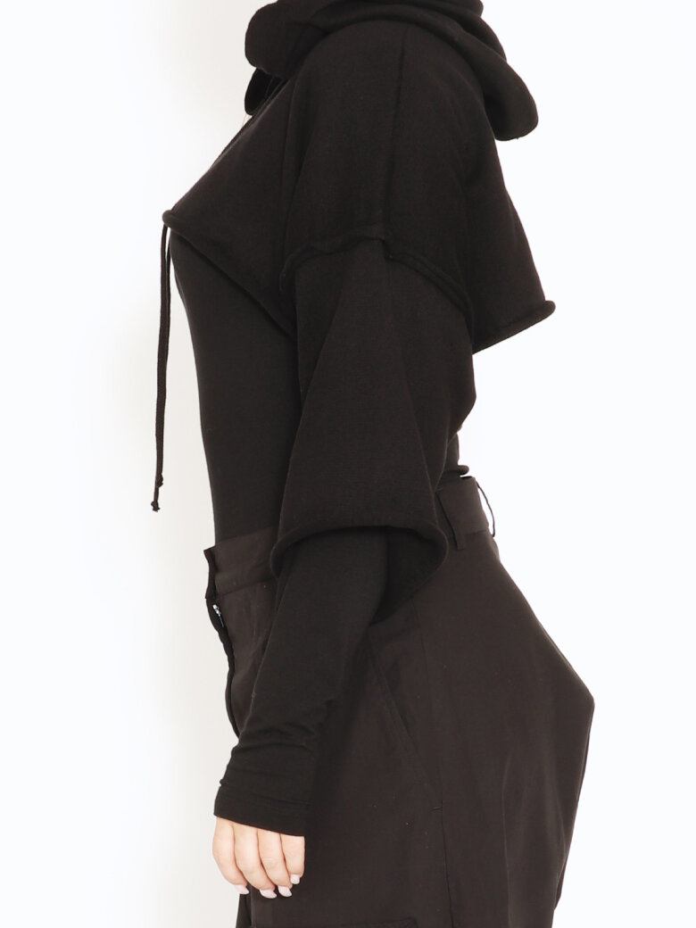 Sort Aarhus - Short knitted blouse with hood