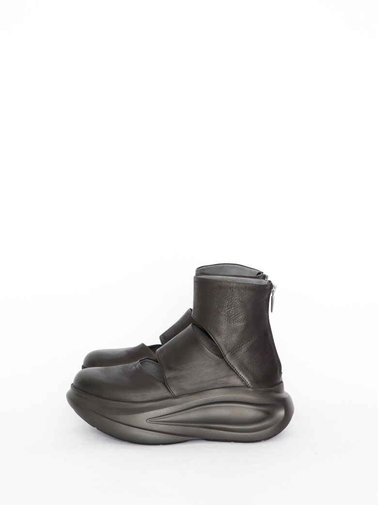 Lofina - Shoes with cut-outs