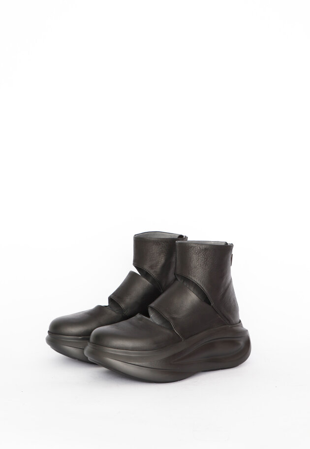 Lofina - Shoes with cut-outs