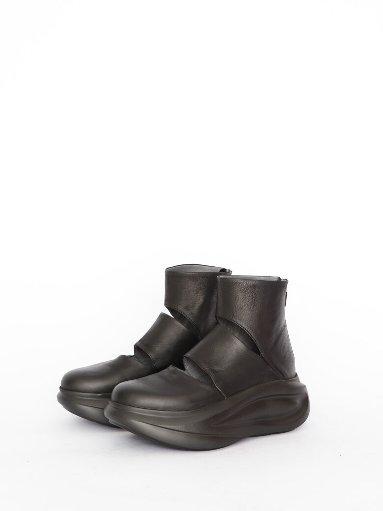 Lofina - Shoes with cut-outs