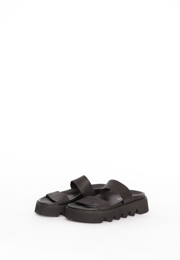 Lofina - Sandal med elastik rem