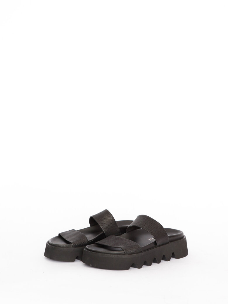 Lofina - Sandal med elastik rem