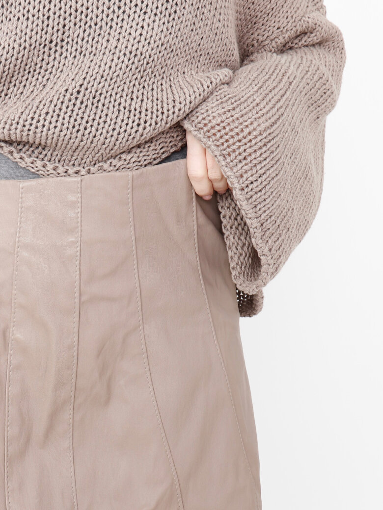 Puffed leather skirt with pockets