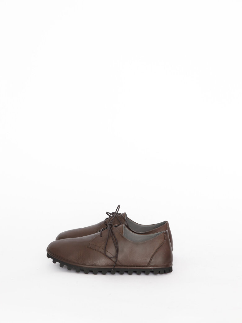 Lofina - Shoe with a flexible sole