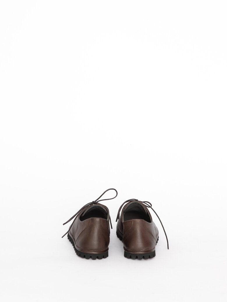 Lofina - Shoe with a flexible sole