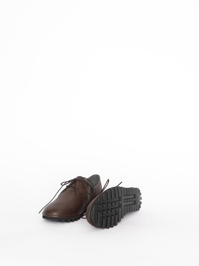Lofina - Shoe with a flexible sole