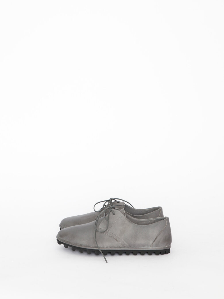 Lofina - Shoe with a flexible sole