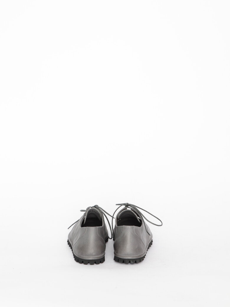 Lofina - Shoe with a flexible sole