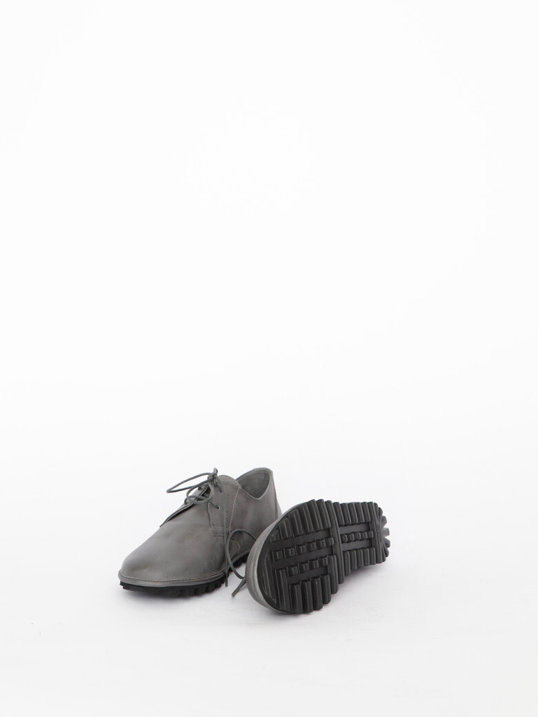 Lofina - Shoe with a flexible sole