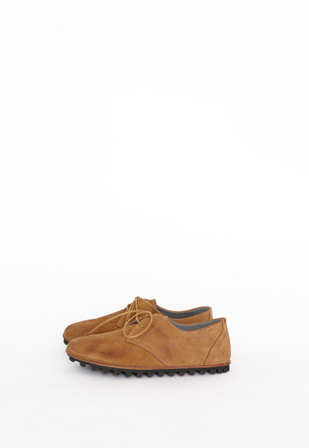 Lofina - Shoe with a flexible sole