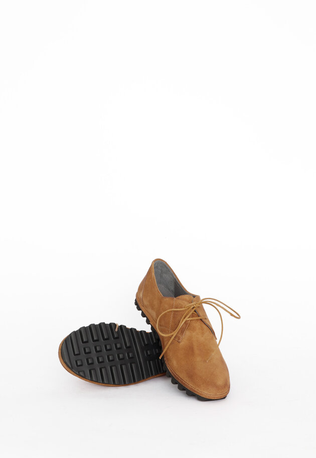 Lofina - Shoe with a flexible sole
