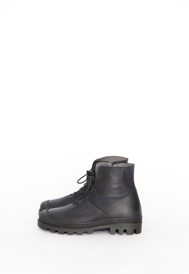 Lofina - Boot with laces and zipper
