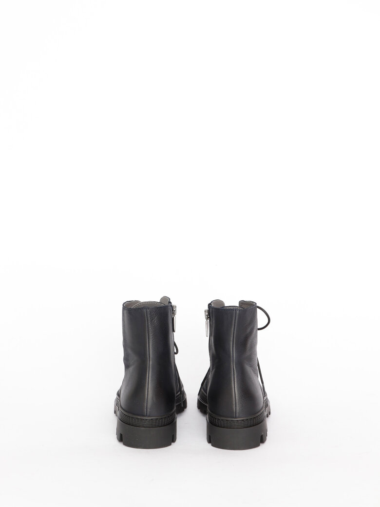 Lofina - Boot with laces and zipper