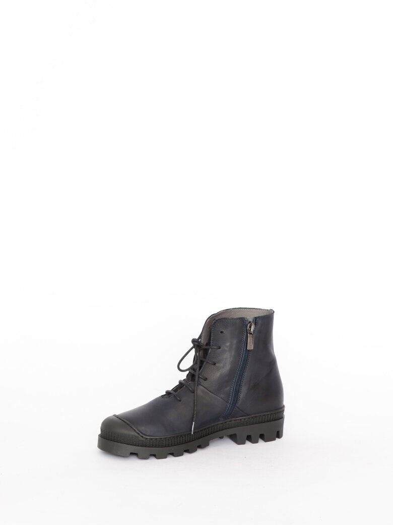 Lofina - Boot with laces and zipper