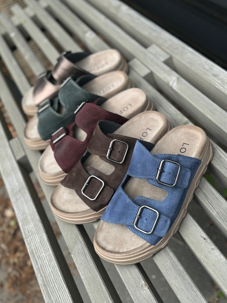 Lofina - Sandal with footbed sole and buckles