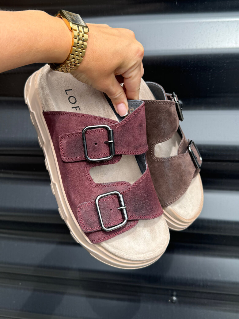 Lofina - Sandal with footbed sole and buckles