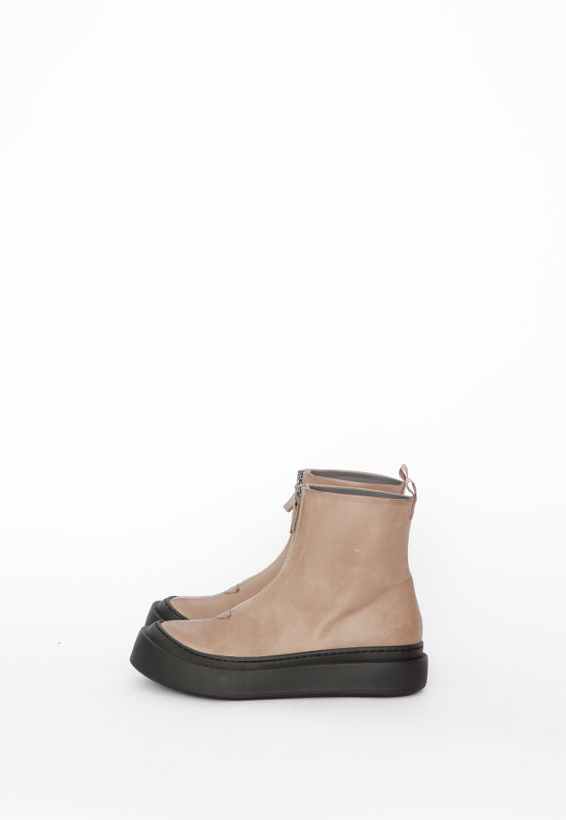 Lofina - Short boot with front zipper