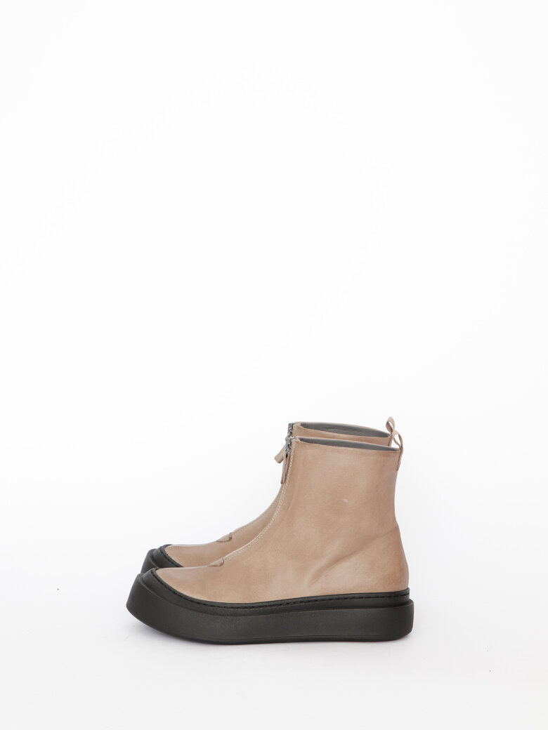 Lofina - Short boot with front zipper