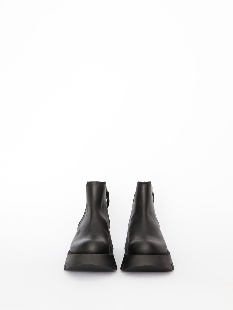 Lofina - Short boot with zipper in both sides