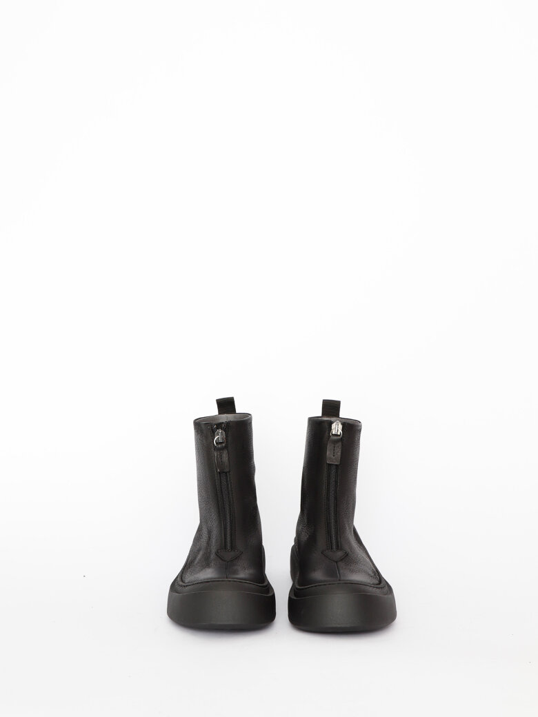 Lofina - Short boot with front zipper