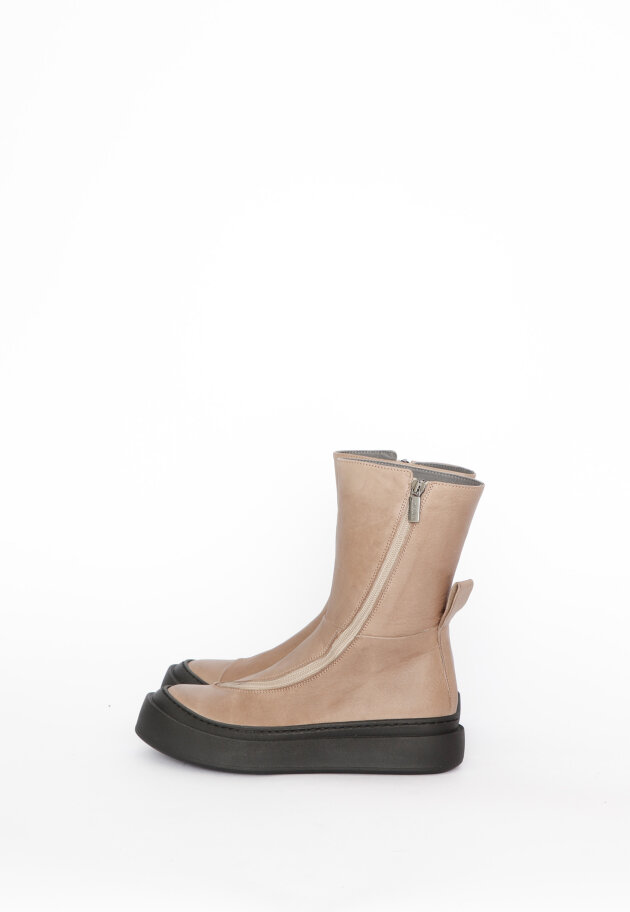 Lofina - Boot with twisted zipper