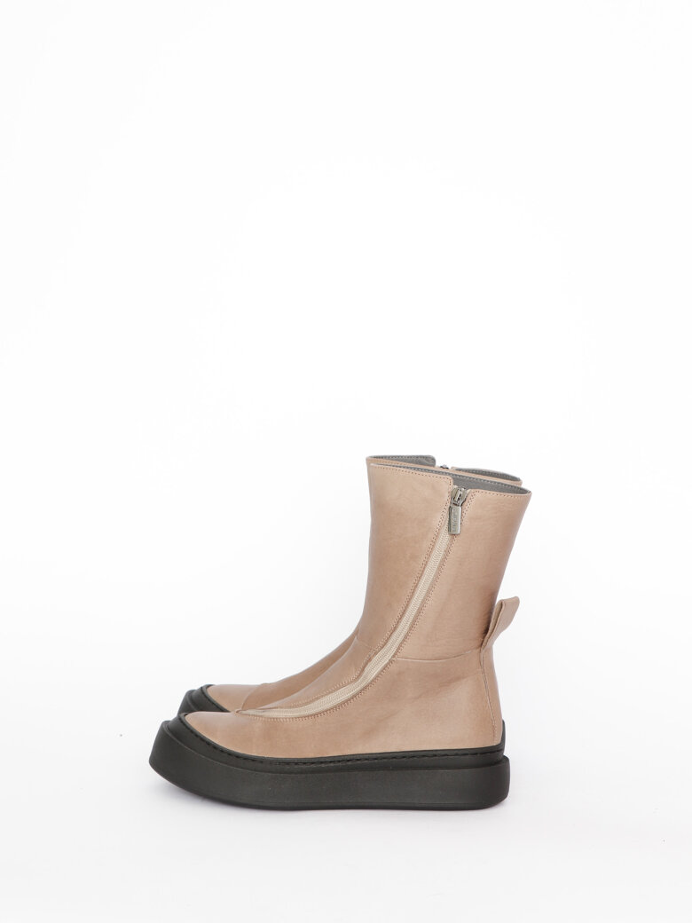 Lofina - Boot with twisted zipper