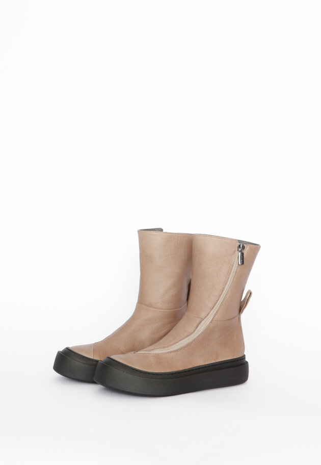 Lofina - Boot with twisted zipper