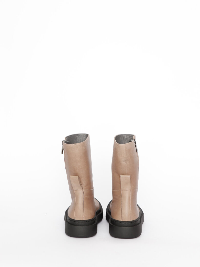 Lofina - Boot with twisted zipper