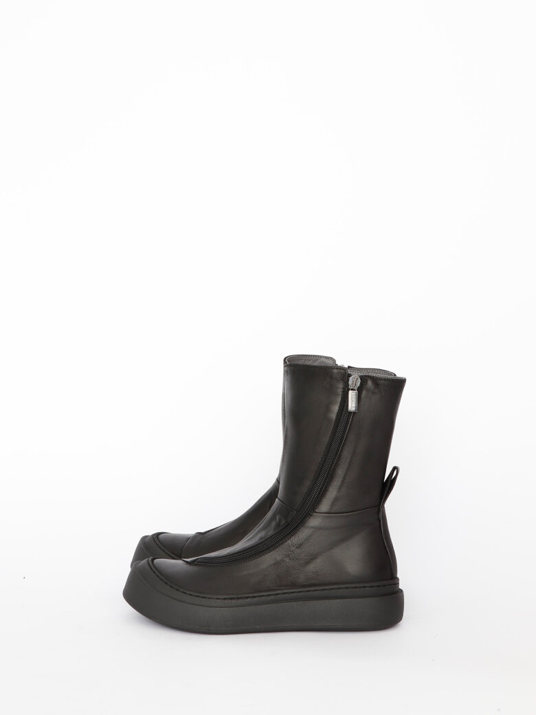 Lofina - Boot with twisted zipper