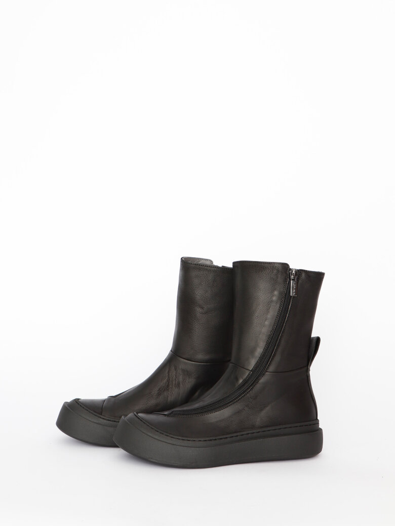 Lofina - Boot with twisted zipper