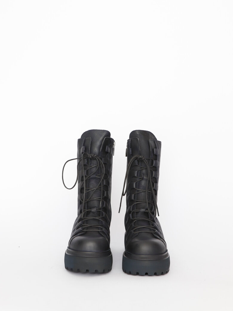 Lofina - Boot with laces and zipper