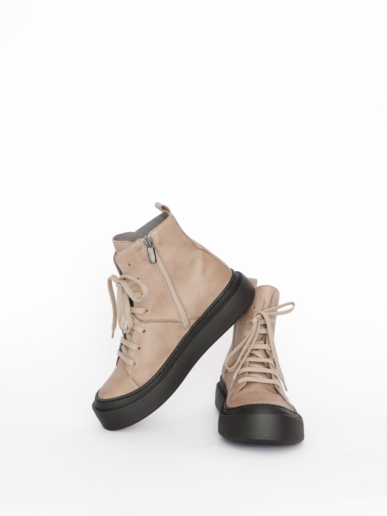 Lofina - Boot with laces and zipper