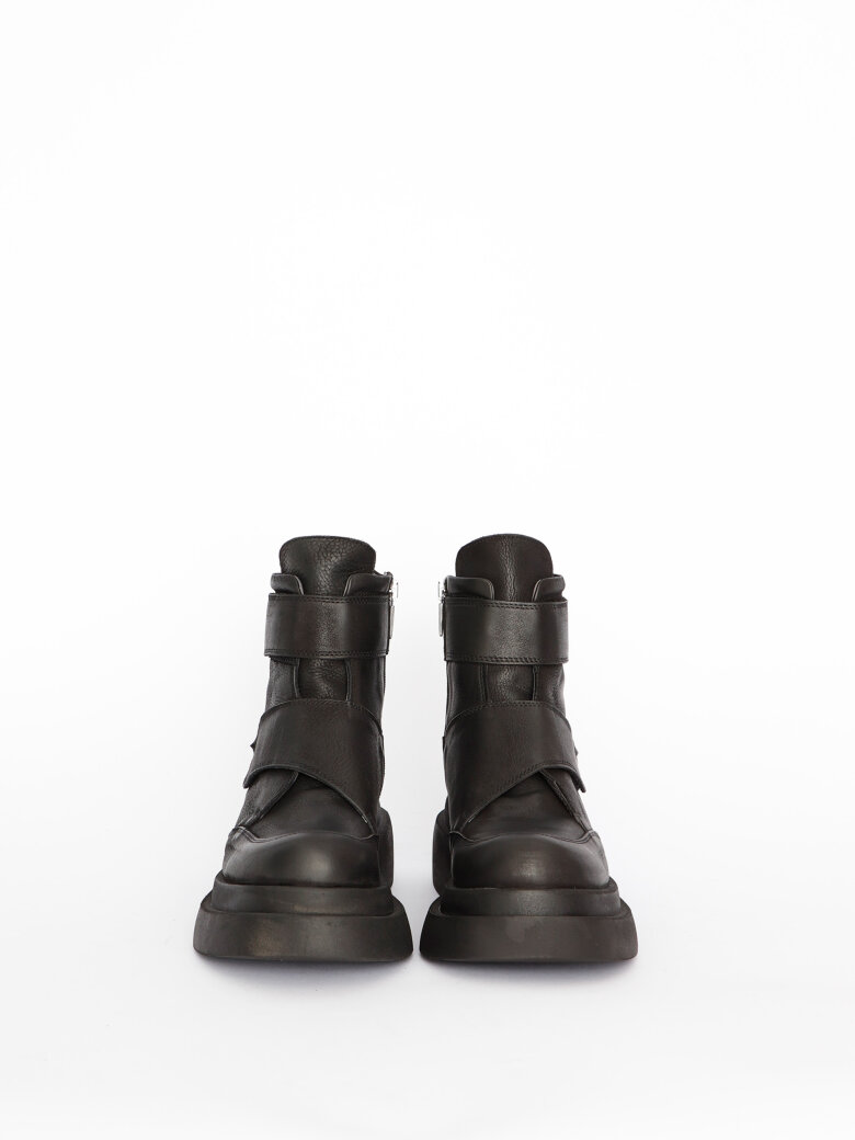 Lofina - Boot with double velcro and a zipper