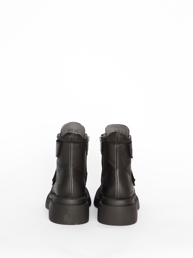 Lofina - Boot with double velcro and a zipper