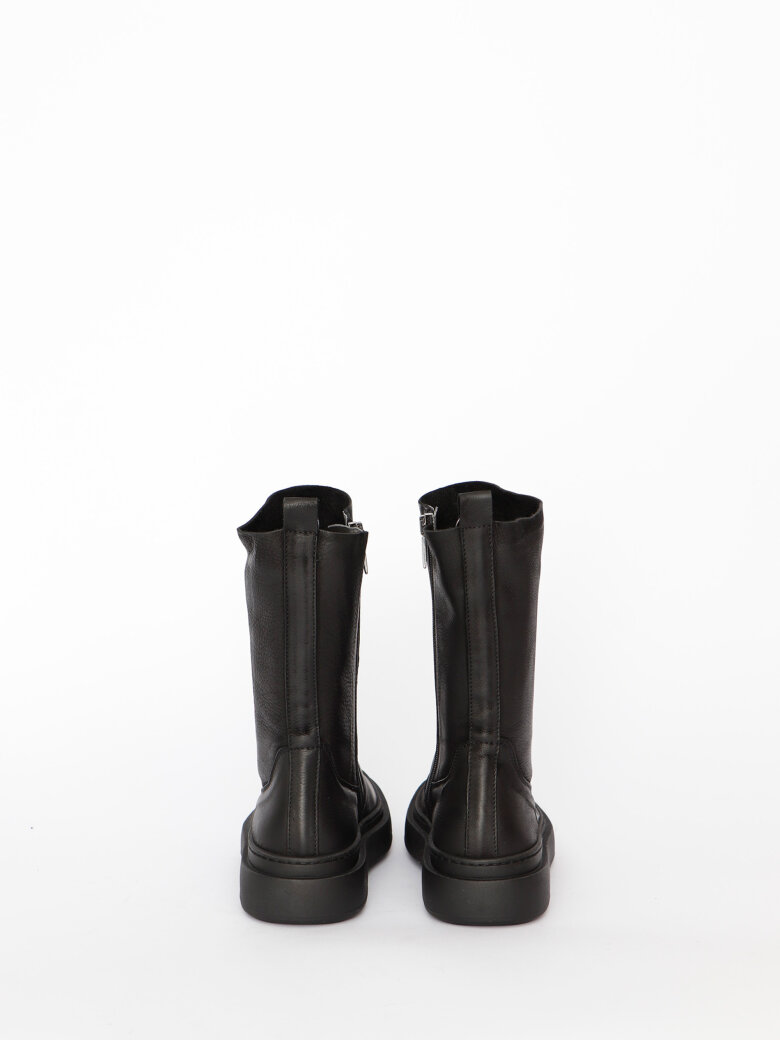 Lofina - Boot with loose leather shaft and zipper