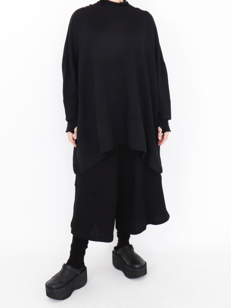 Sort Aarhus - Oversized Blouse with boat neckline