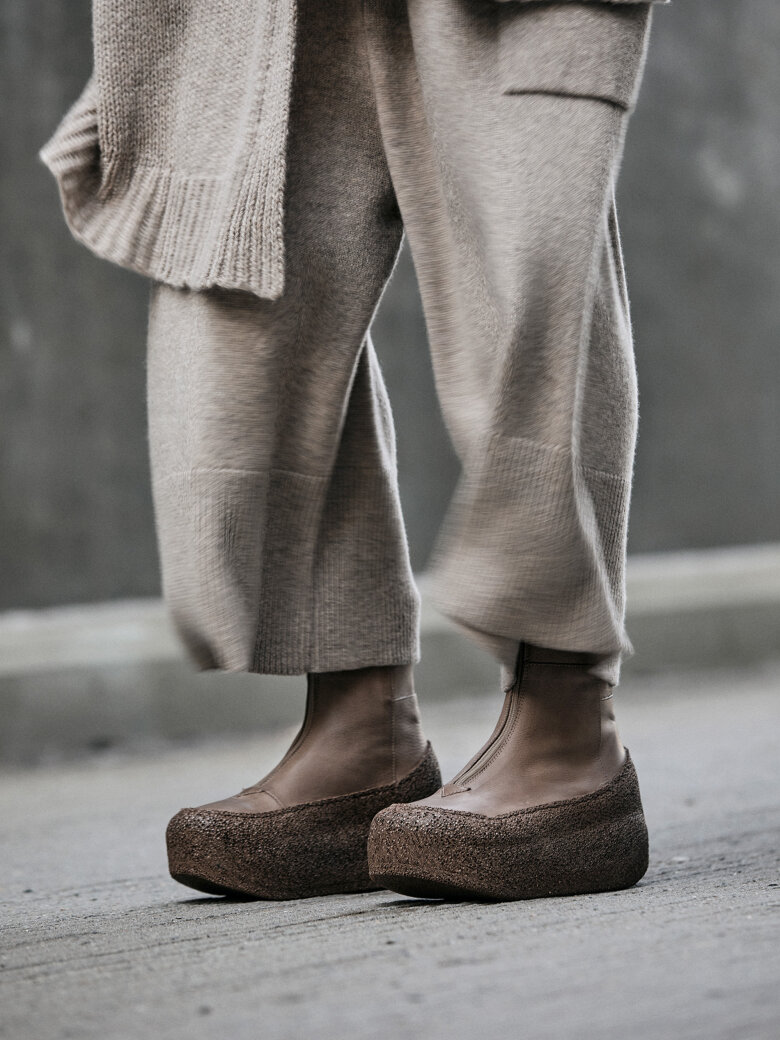 Lofina - Boot with front zipper