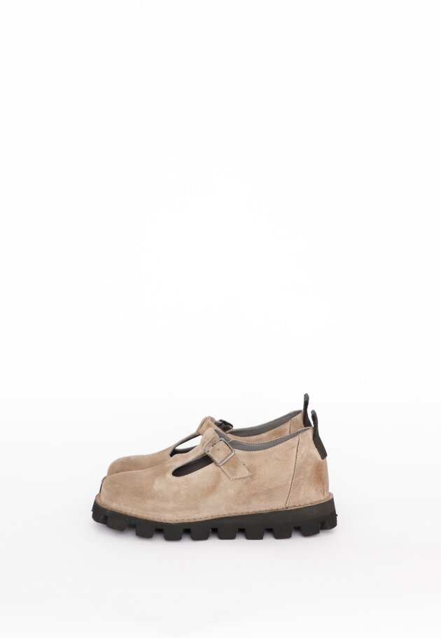 Lofina - PRE ORDER! Shoe with a buckle
