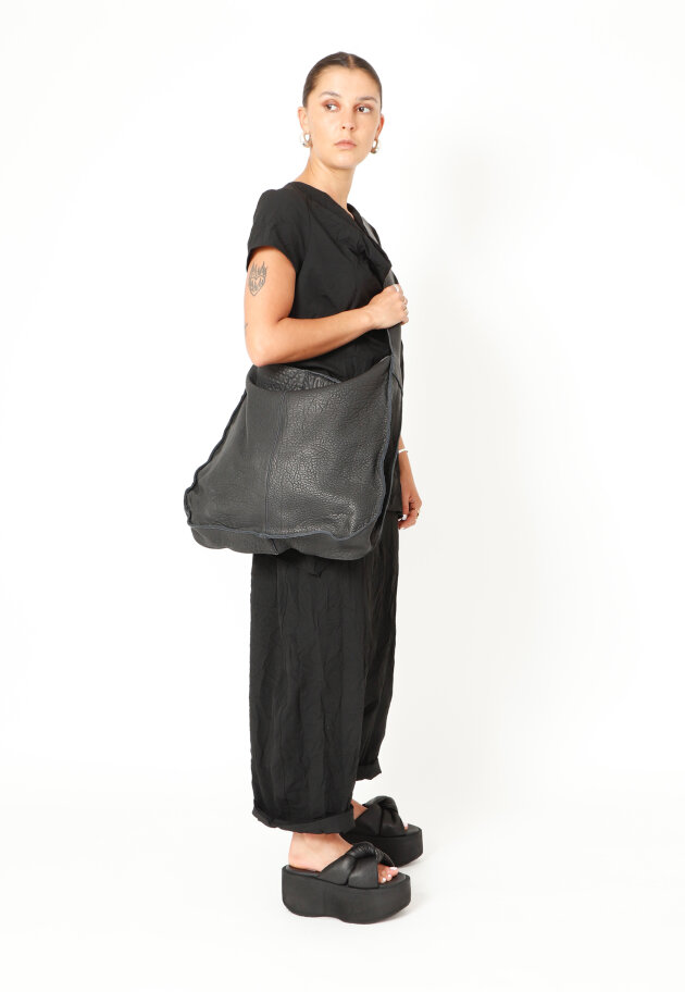 Sort Aarhus - Shrunked leather bag with zipper