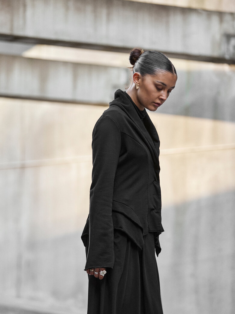 Sort Aarhus - Blazer with a feminine cut in soft sweat fabric