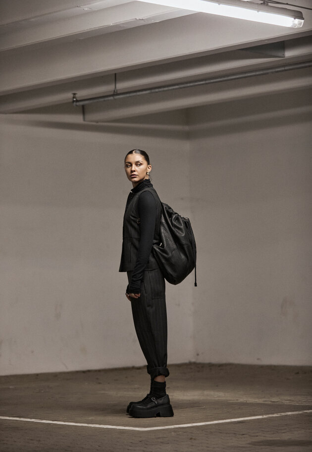 Sort Aarhus - Pinstriped baggy pants with pockets Sort Aarhus - Pinstriped baggy pants with pockets