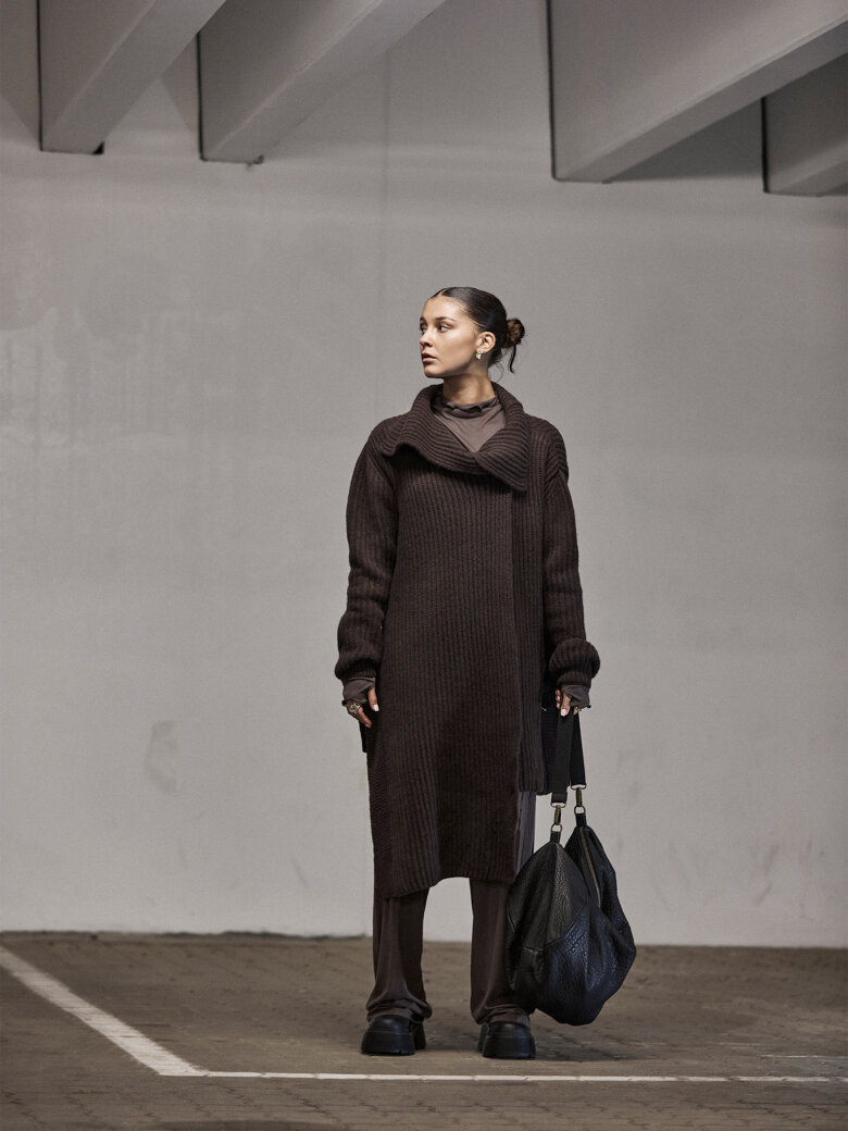 Sort Aarhus - Spacious shoulder bag with zipper