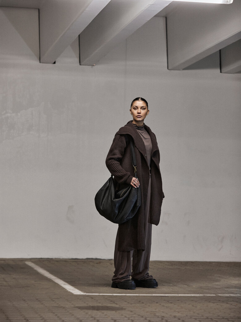 Sort Aarhus - Spacious shoulder bag with zipper