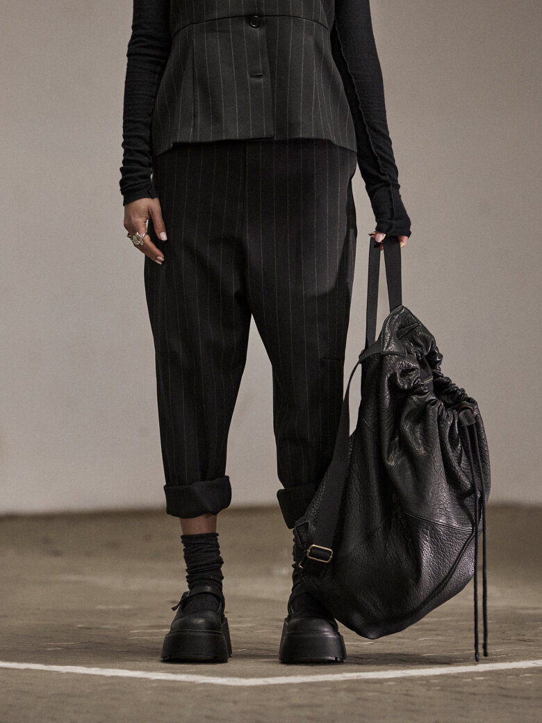 Sort Aarhus - Spacious bag with string and button closure